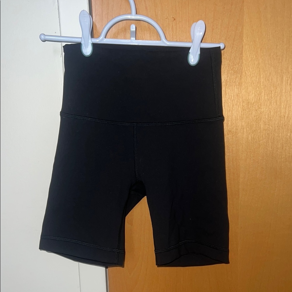 Lululemon Wunder Train High Rise Short 6” - size 2/black